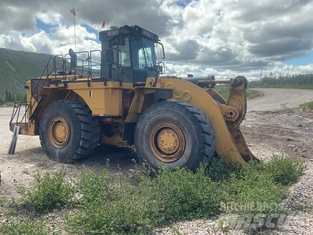 CAT 990H Gumikerekes homlokrakodók
