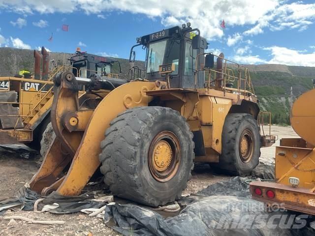 CAT 990H Gumikerekes homlokrakodók