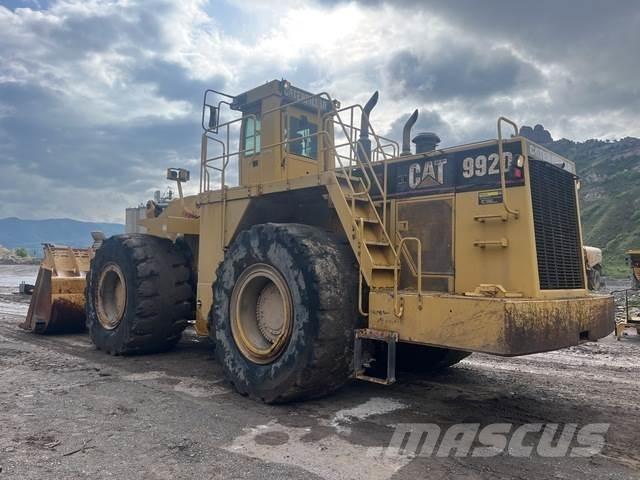 CAT 992D Gumikerekes homlokrakodók
