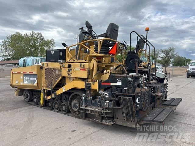 CAT AP1055D Aszfalt terítõ gépek