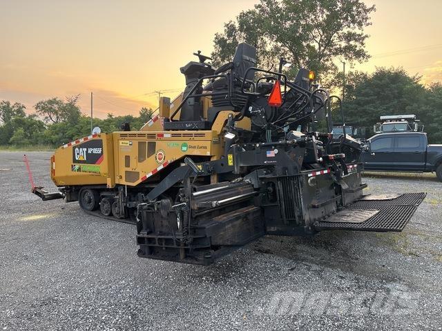 CAT AP1055F Aszfalt terítõ gépek