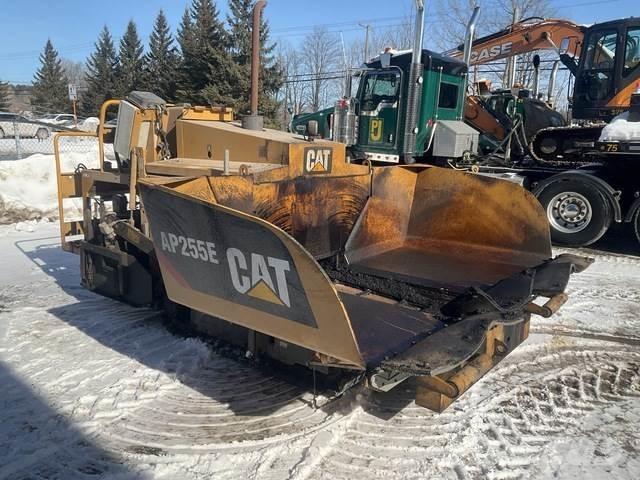 CAT AP255E Aszfalt terítõ gépek