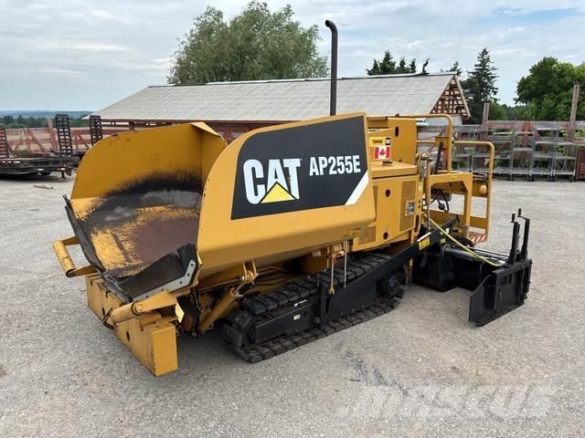 CAT AP255E Aszfalt terítõ gépek