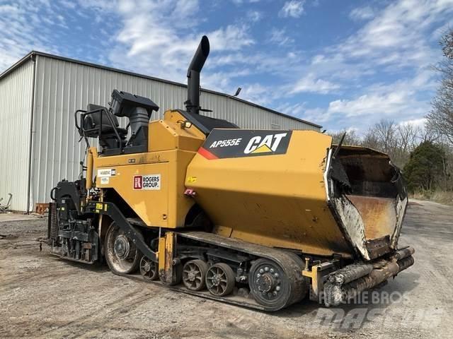 CAT AP555E Aszfalt terítõ gépek