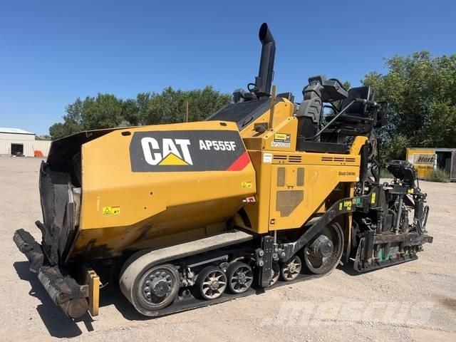 CAT AP555F Aszfalt terítõ gépek
