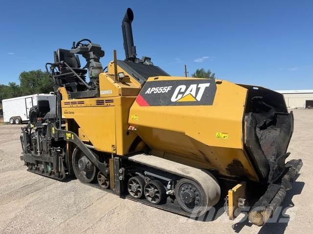 CAT AP555F Aszfalt terítõ gépek