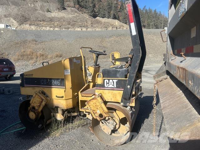 CAT CB224C Ikerdobos hengerek