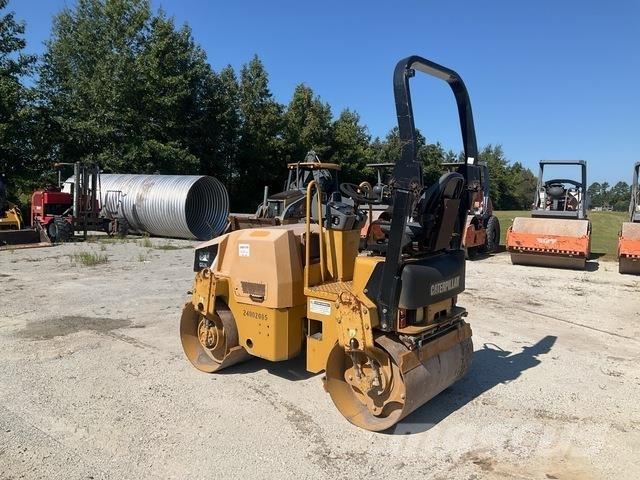 CAT CB24 Ikerdobos hengerek