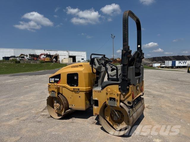 CAT CB24B Ikerdobos hengerek
