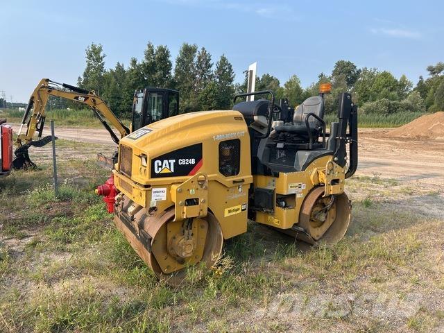 CAT CB24B Ikerdobos hengerek