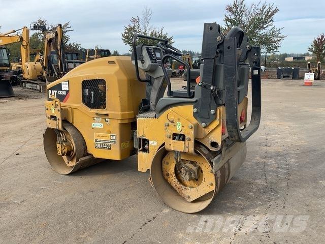 CAT CB24B Ikerdobos hengerek