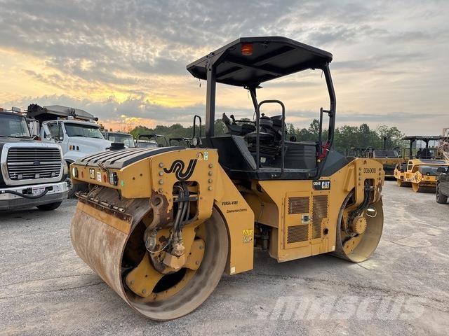 CAT CB54B Ikerdobos hengerek