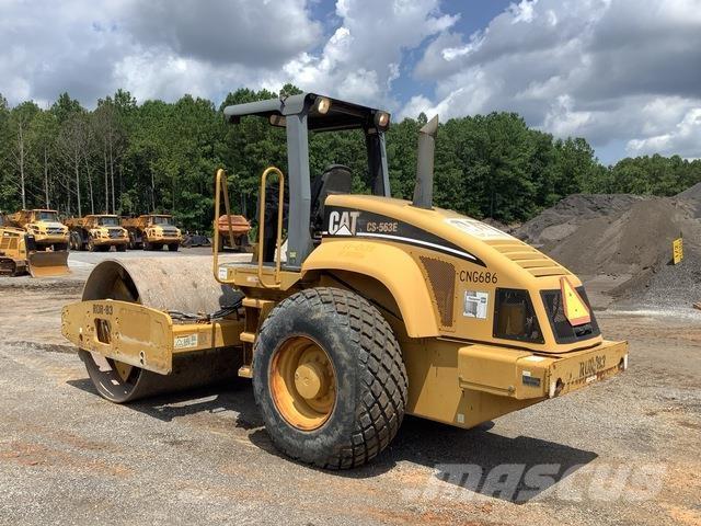 CAT CS-563E Egydobos hengerek