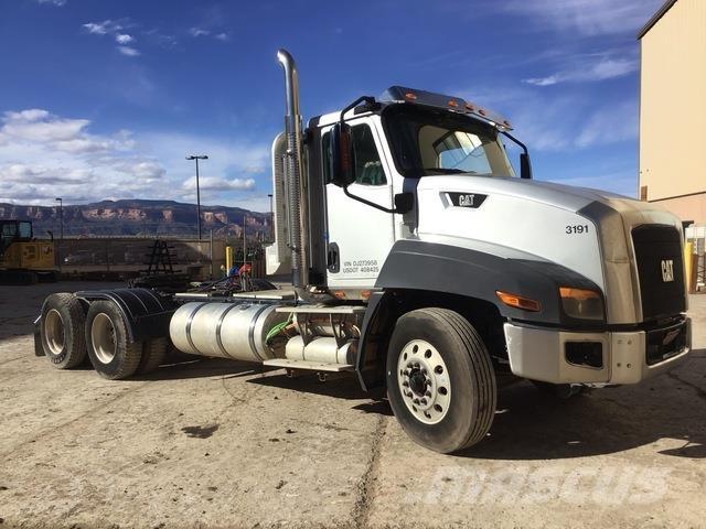 CAT CT660 Nyergesvontatók