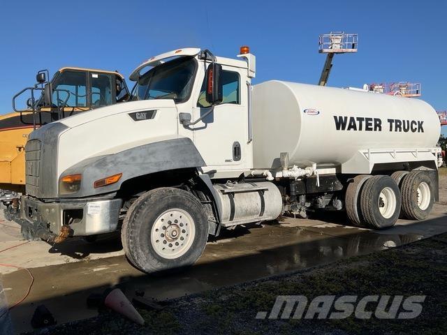 CAT CT660S Vízszállító teherautók