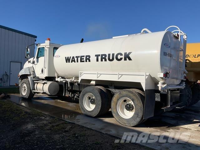 CAT CT660S Vízszállító teherautók