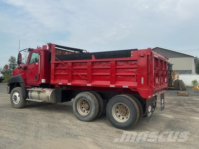 CAT CT660S Billenő teherautók