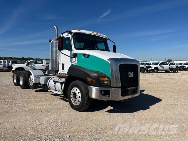 CAT CT660S Nyergesvontatók