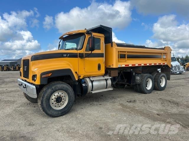 CAT CT681SG Billenő teherautók