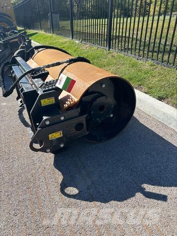 CAT CV119 Vontatott vibrátoros hengerek