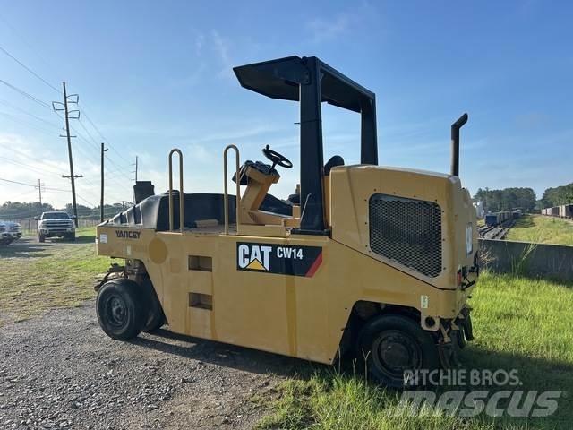 CAT CW14 Pneumatikus kerekes hengerek
