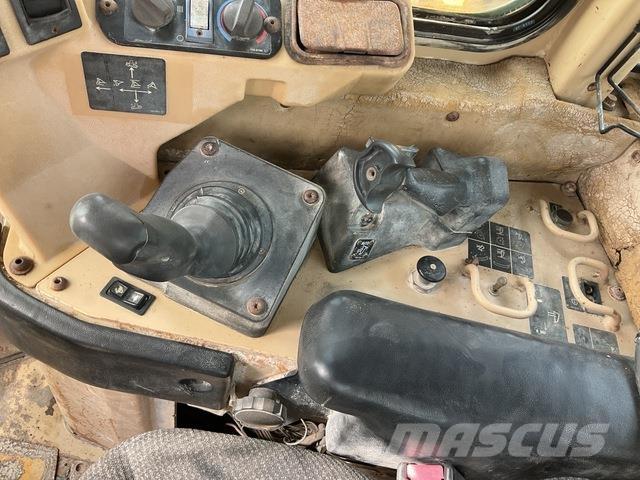 CAT D10R lánctalpas dózerek