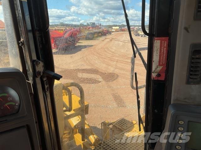 CAT D10T lánctalpas dózerek