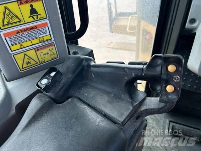 CAT D10T2 lánctalpas dózerek