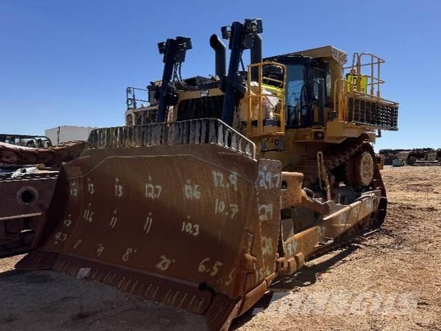 CAT D10T2 lánctalpas dózerek