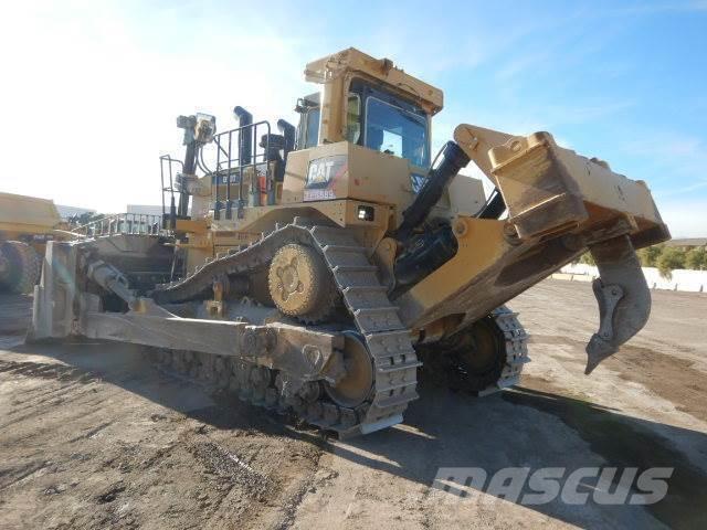 CAT D10T2 lánctalpas dózerek