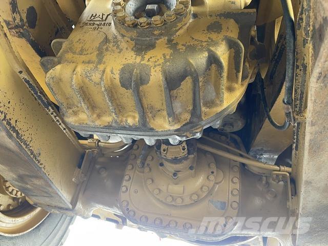 CAT D10T2 lánctalpas dózerek