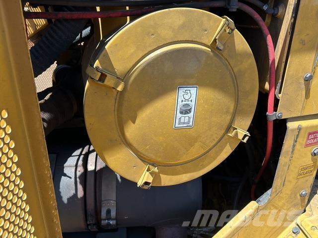 CAT D11T lánctalpas dózerek