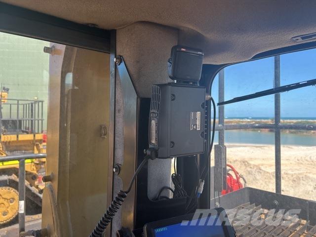 CAT D11T lánctalpas dózerek