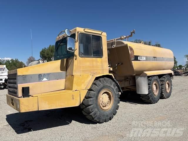 CAT D250 Vízszállító teherautók