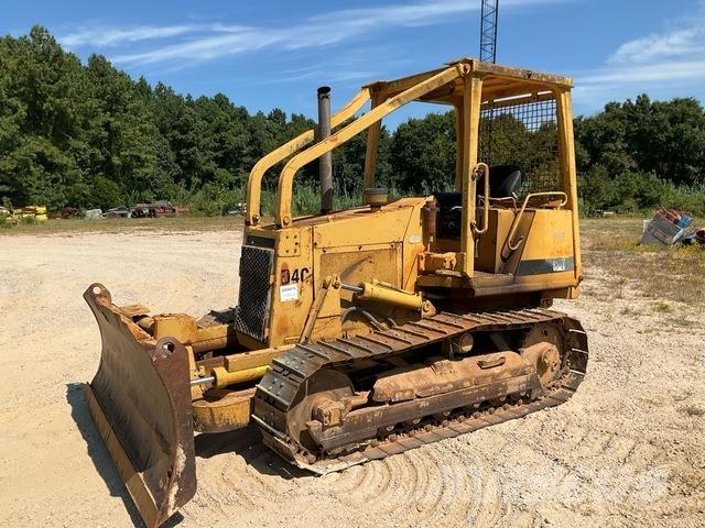 CAT D4C lánctalpas dózerek