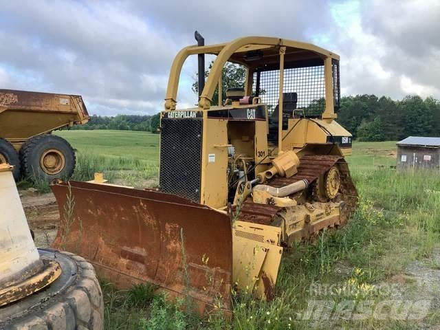 CAT D5M XL lánctalpas dózerek