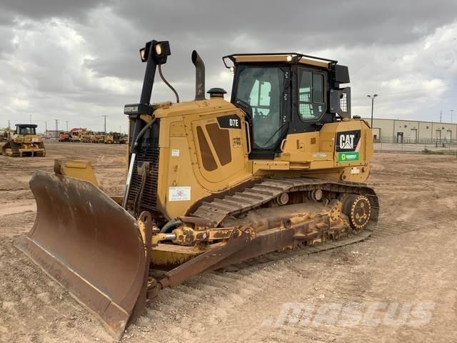 CAT D7E lánctalpas dózerek