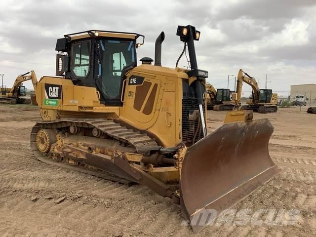 CAT D7E lánctalpas dózerek