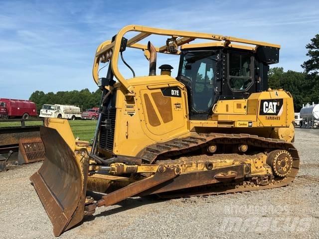 CAT D7E lánctalpas dózerek
