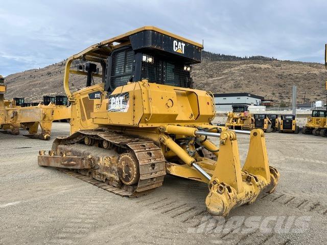 CAT D7E lánctalpas dózerek