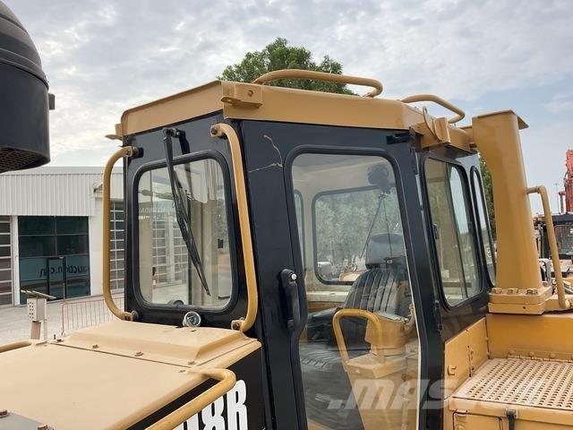 CAT D8R lánctalpas dózerek