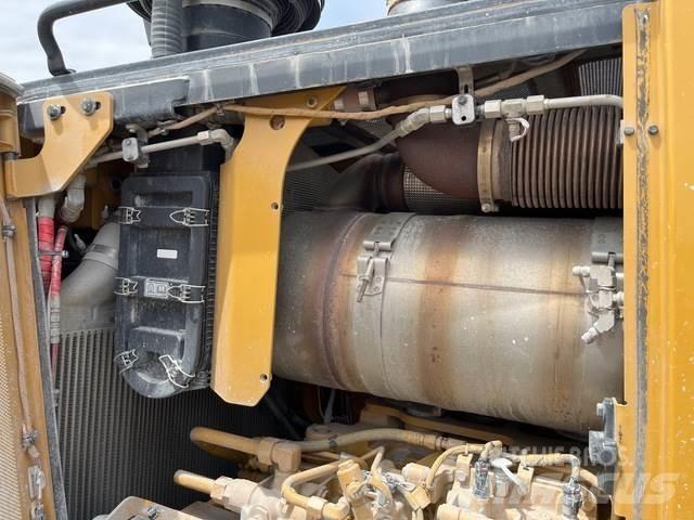 CAT D8T lánctalpas dózerek