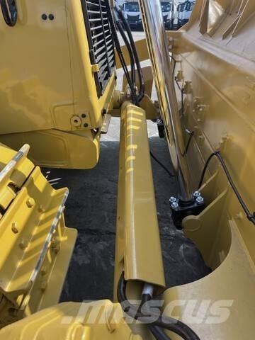 CAT D8T lánctalpas dózerek