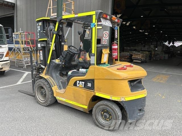 CAT DP30 Targoncák-Egyéb