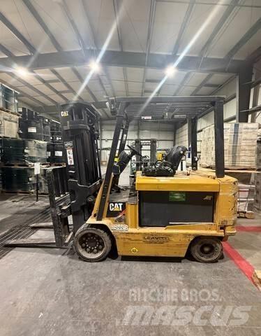 CAT E8000 Elektromos targoncák