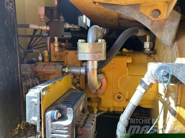 CAT M316D Gumikerekes kotrók
