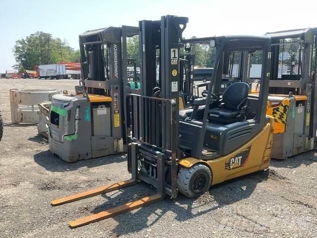 CAT MH 2ET4000 Elektromos targoncák