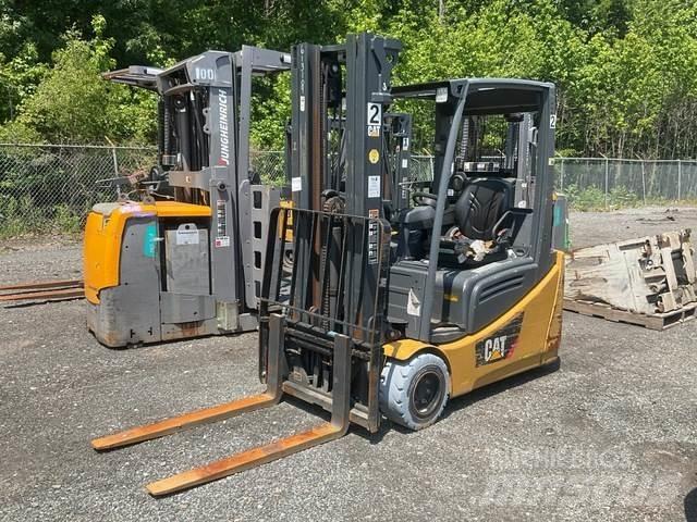 CAT MH 2ET4000 Elektromos targoncák