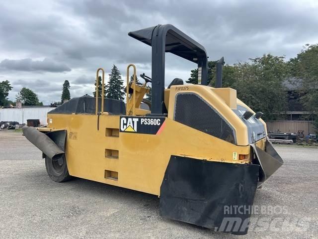 CAT PS-360C Pneumatikus kerekes hengerek