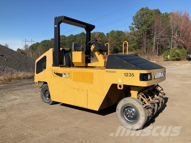 CAT PS150 Pneumatikus kerekes hengerek